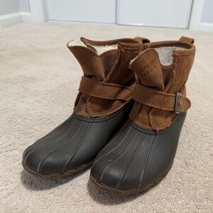 Sperry Women’s Faux Fur Boots size 9
